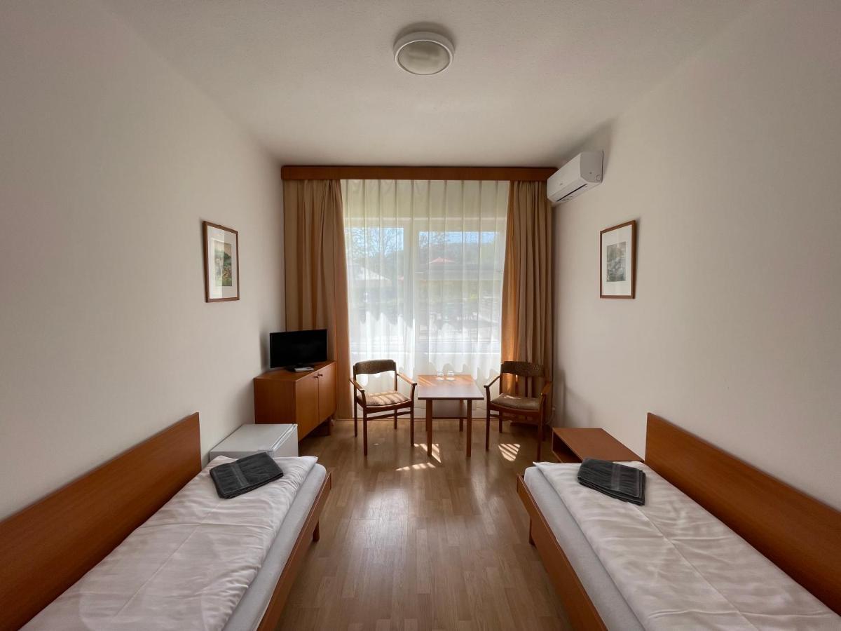Hello Balcsi Apartmanhaz Тихань Экстерьер фото