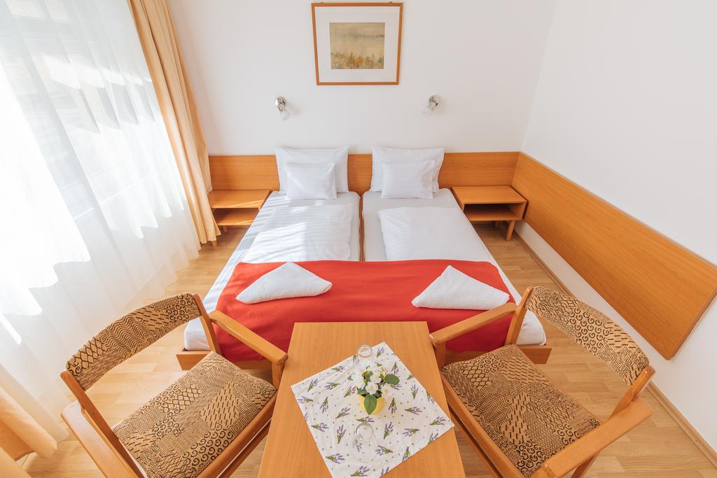 Hello Balcsi Apartmanhaz Тихань Экстерьер фото