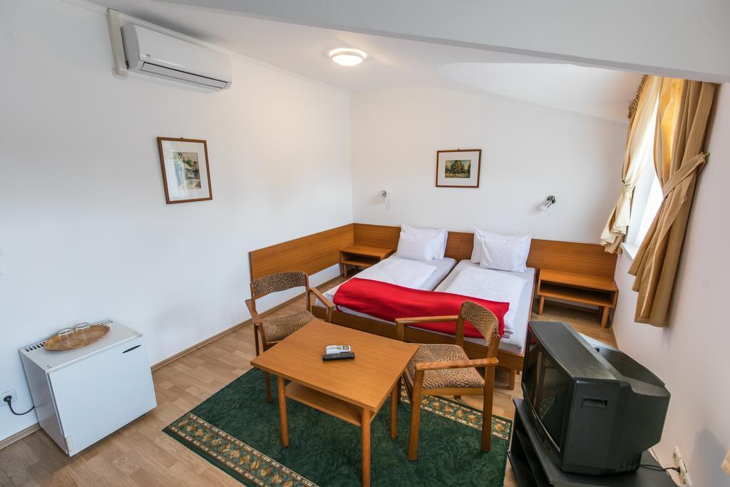 Hello Balcsi Apartmanhaz Тихань Экстерьер фото
